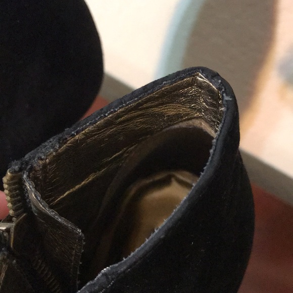 Black high heeled boots - Picture 9 of 12